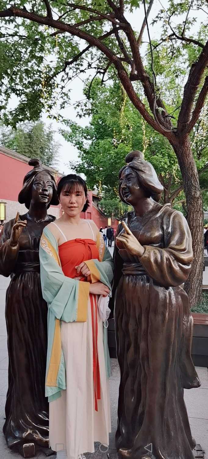 Screenshot_20210429_231901_com.huawei.photos.jpg